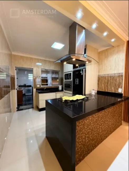 Foto 8 de Casa com 4 quartos para alugar, 227m2 em Bertioga - SP