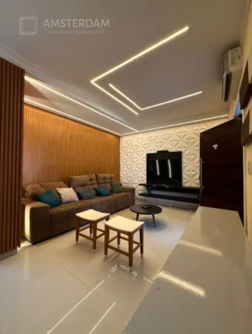 Foto 3 de Casa com 4 quartos para alugar, 227m2 em Bertioga - SP