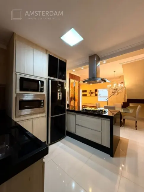 Foto 7 de Casa com 4 quartos para alugar, 227m2 em Bertioga - SP