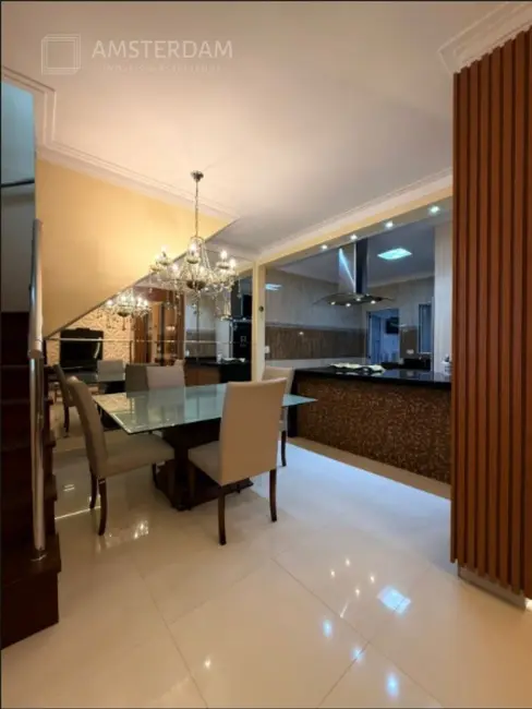 Foto 6 de Casa com 4 quartos para alugar, 227m2 em Bertioga - SP