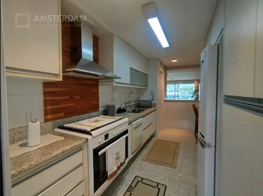 Foto 8 de Apartamento com 4 quartos para alugar, 200m2 em Bertioga - SP