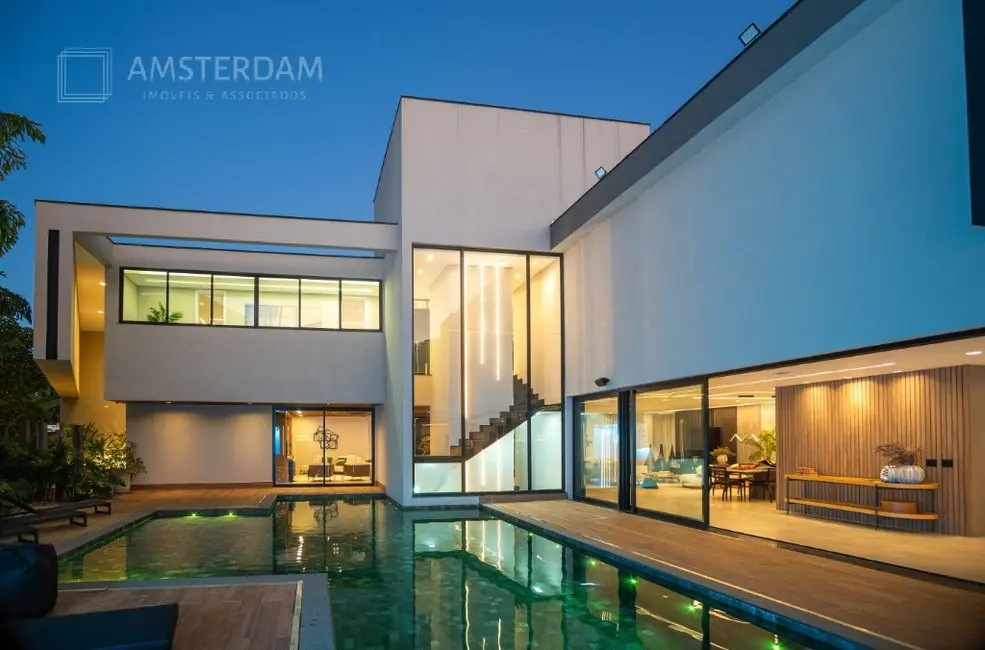 Casa de Condomínio com 7 quartos à venda, 1389m2 em Bertioga - SP - imagem 2 Foto 2 de Casa de Condomínio com 7 quartos à venda, 1389m2 em Bertioga - SP