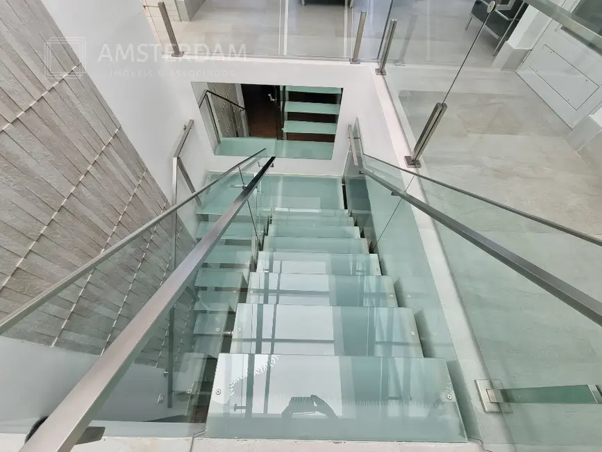 Apartamento com 5 quartos à venda, 342m2 em Bertioga - SP - imagem 4 Foto 4 de Apartamento com 5 quartos à venda, 342m2 em Bertioga - SP