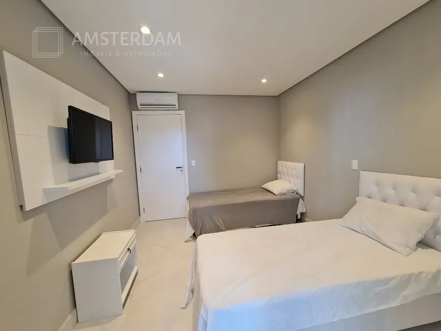 Foto 6 de Apartamento com 4 quartos à venda, 165m2 em Bertioga - SP