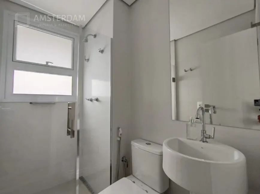 Foto 9 de Apartamento com 4 quartos à venda, 133m2 em Bertioga - SP