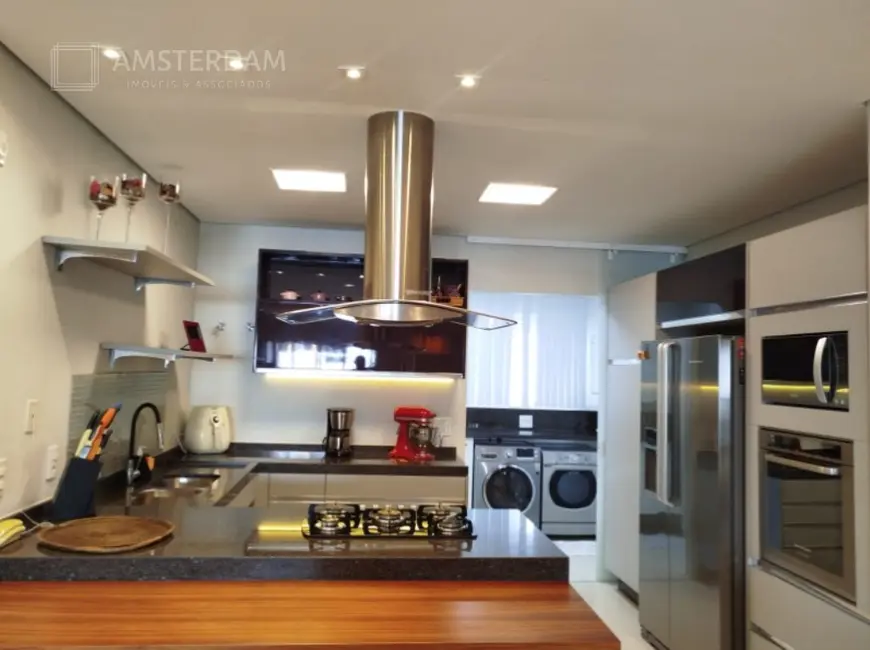 Foto 9 de Apartamento com 4 quartos à venda, 228m2 em Bertioga - SP