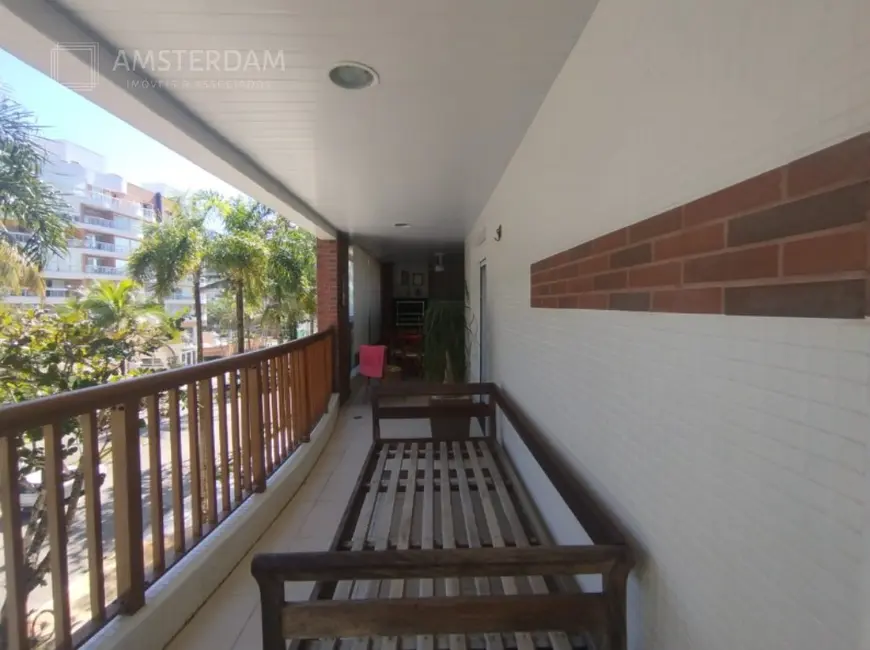 Foto 5 de Apartamento com 4 quartos à venda, 228m2 em Bertioga - SP