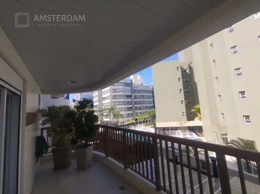 Foto 9 de Apartamento com 4 quartos à venda, 228m2 em Bertioga - SP