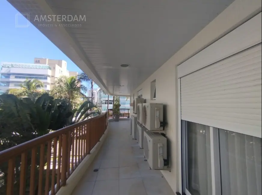 Foto 8 de Apartamento com 4 quartos à venda, 228m2 em Bertioga - SP