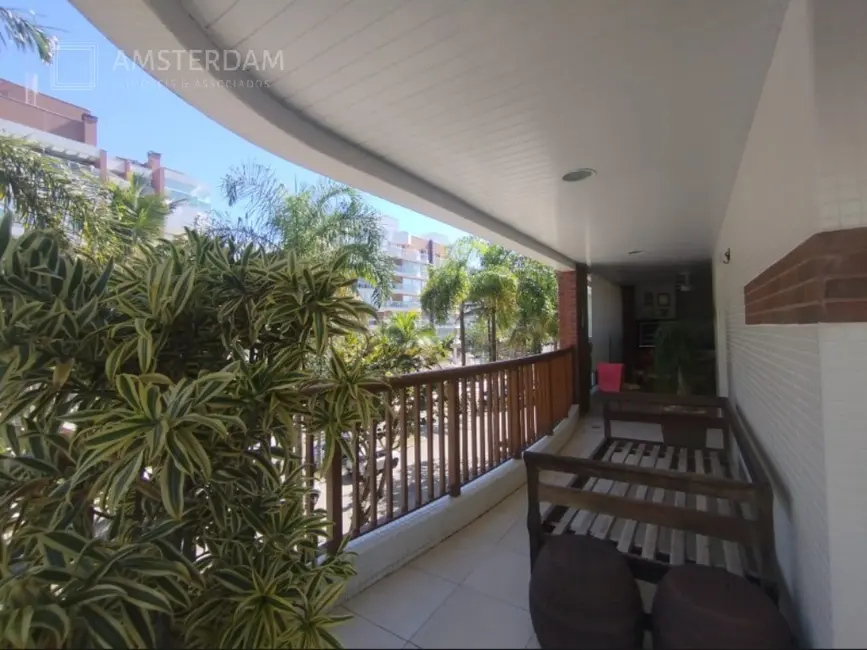 Foto 6 de Apartamento com 4 quartos à venda, 228m2 em Bertioga - SP