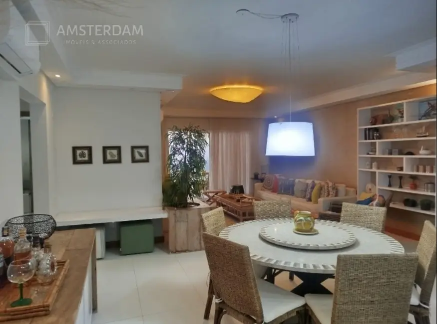 Foto 3 de Apartamento com 4 quartos à venda, 228m2 em Bertioga - SP