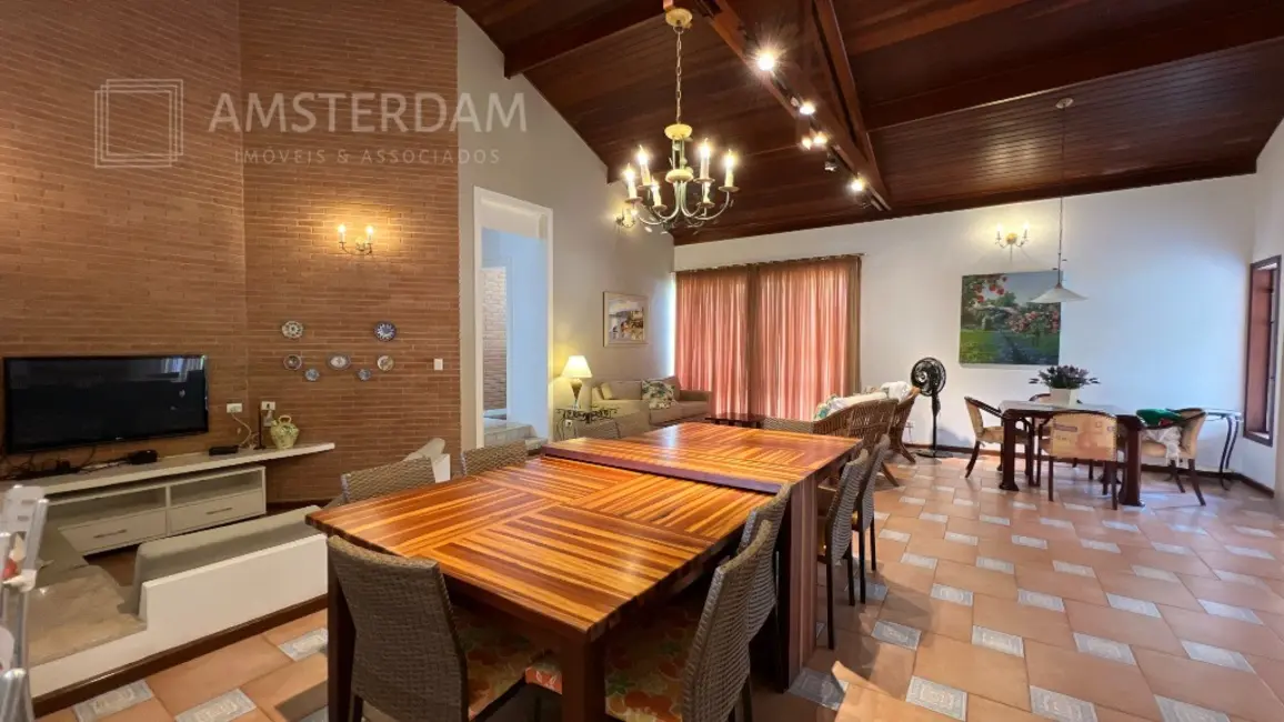 Foto 1 de Casa de Condomínio com 4 quartos para alugar, 350m2 em Bertioga - SP