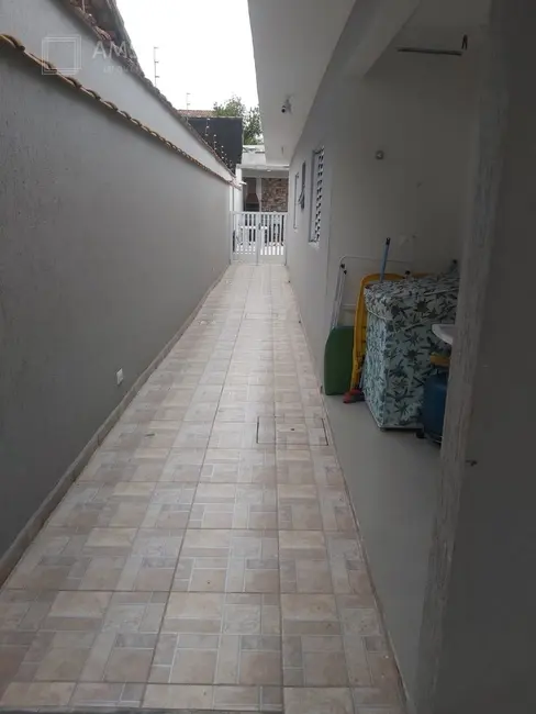 Casa com 3 quartos à venda, 150m2 em Centro, Bertioga - SP - imagem 4 Foto 4 de Casa com 3 quartos à venda, 150m2 em Centro, Bertioga - SP