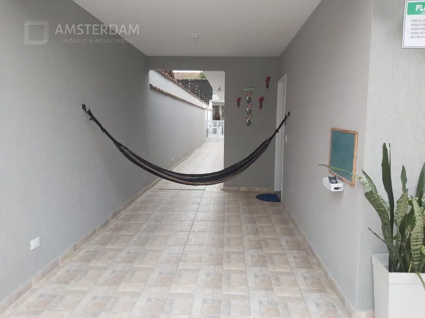 Casa com 3 quartos à venda, 150m2 em Centro, Bertioga - SP - imagem 3 Foto 3 de Casa com 3 quartos à venda, 150m2 em Centro, Bertioga - SP