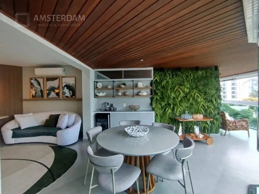 Foto 9 de Apartamento com 4 quartos à venda, 196m2 em Bertioga - SP