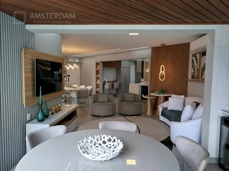 Foto 8 de Apartamento com 4 quartos à venda, 196m2 em Bertioga - SP