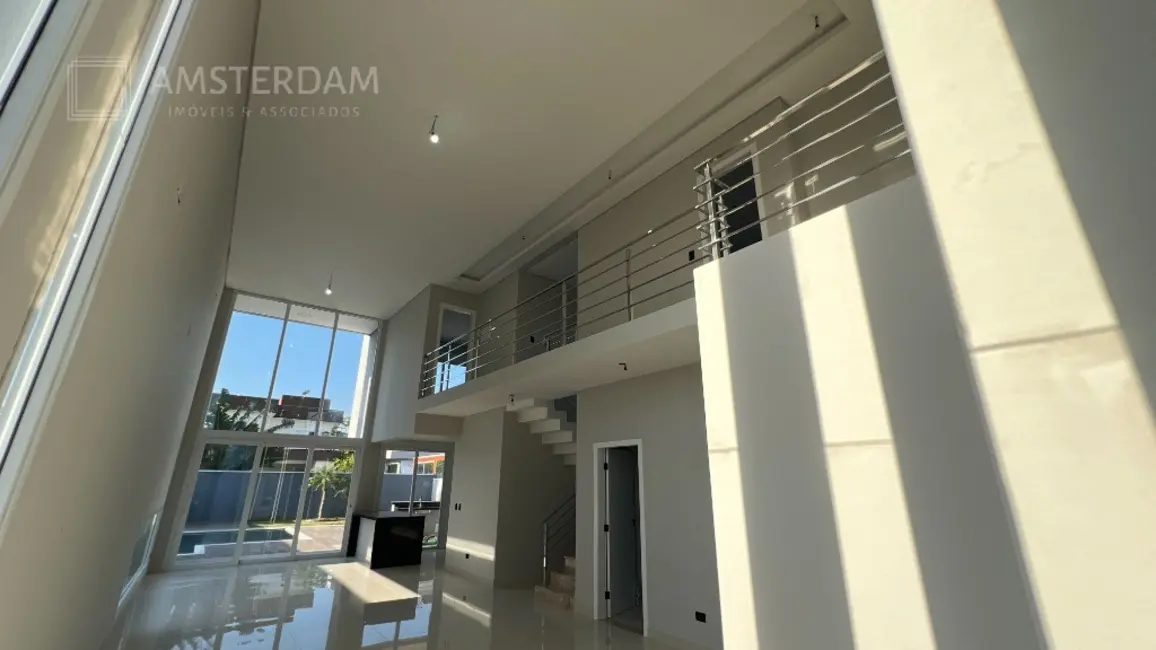 Foto 3 de Casa de Condomínio com 4 quartos à venda, 247m2 em Bertioga - SP