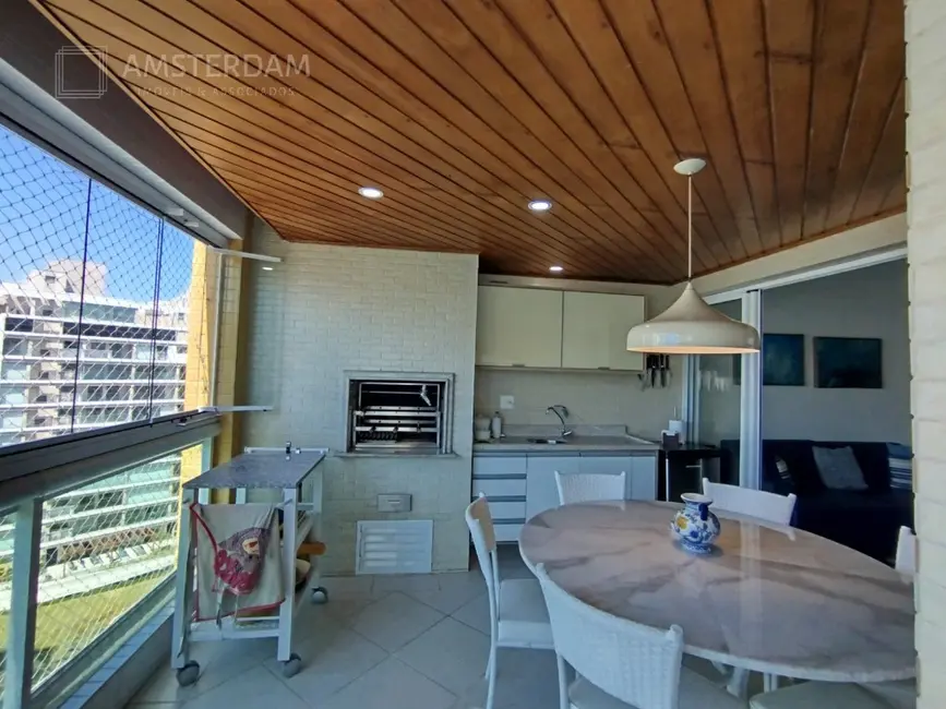 Foto 6 de Apartamento com 4 quartos à venda, 137m2 em Bertioga - SP