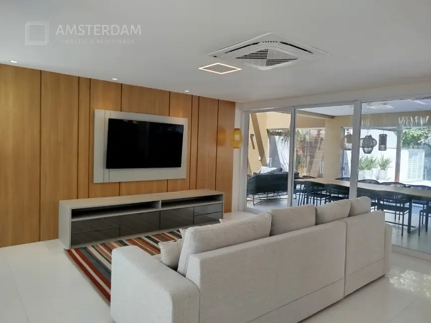 Foto 4 de Casa de Condomínio com 6 quartos à venda, 300m2 em Bertioga - SP