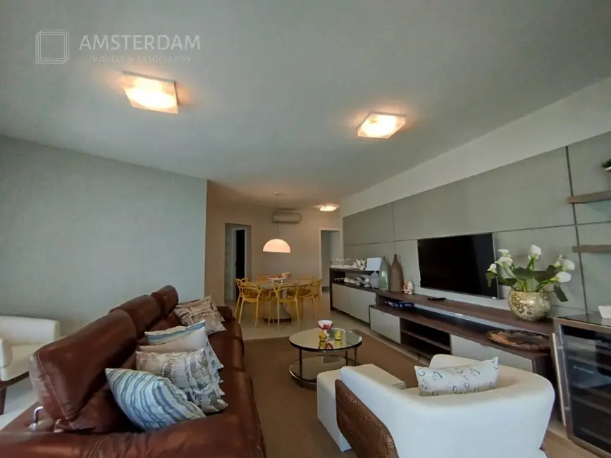 Foto 6 de Apartamento com 4 quartos à venda, 200m2 em Bertioga - SP