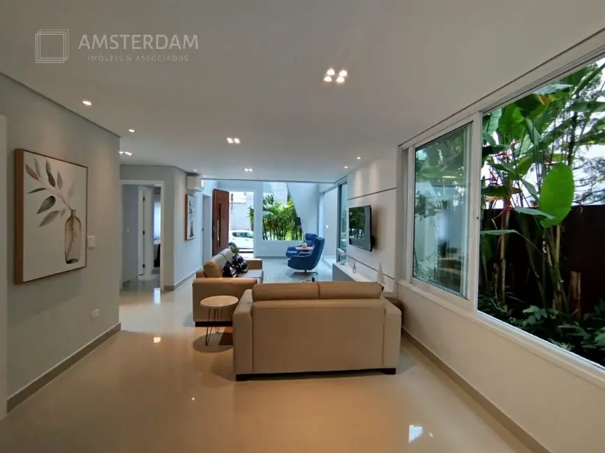 Foto 4 de Casa de Condomínio com 6 quartos à venda, 286m2 em Bertioga - SP