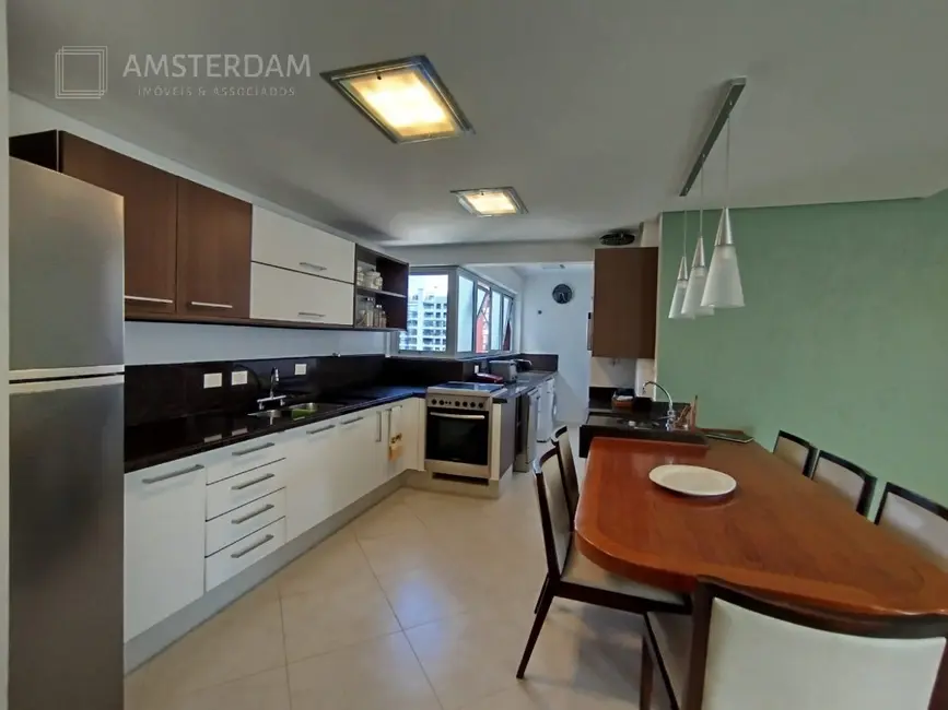 Foto 8 de Apartamento com 4 quartos à venda, 145m2 em Bertioga - SP