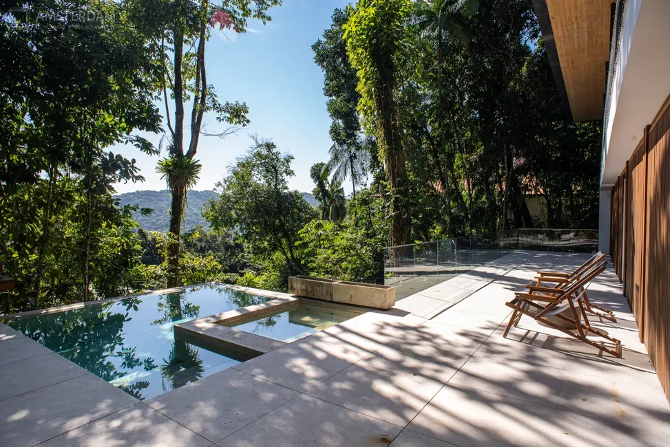 Casa de Condomínio com 4 quartos para alugar, 550m2 em Guaruja - SP - imagem 5 Foto 5 de Casa de Condomínio com 4 quartos para alugar, 550m2 em Guaruja - SP