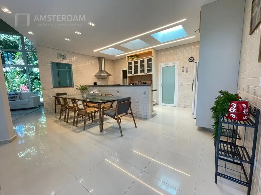 Foto 8 de Casa de Condomínio com 5 quartos à venda, 434m2 em Bertioga - SP