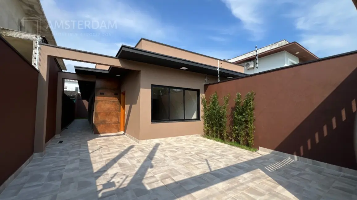 Foto 2 de Casa com 3 quartos à venda, 125m2 em Bertioga - SP