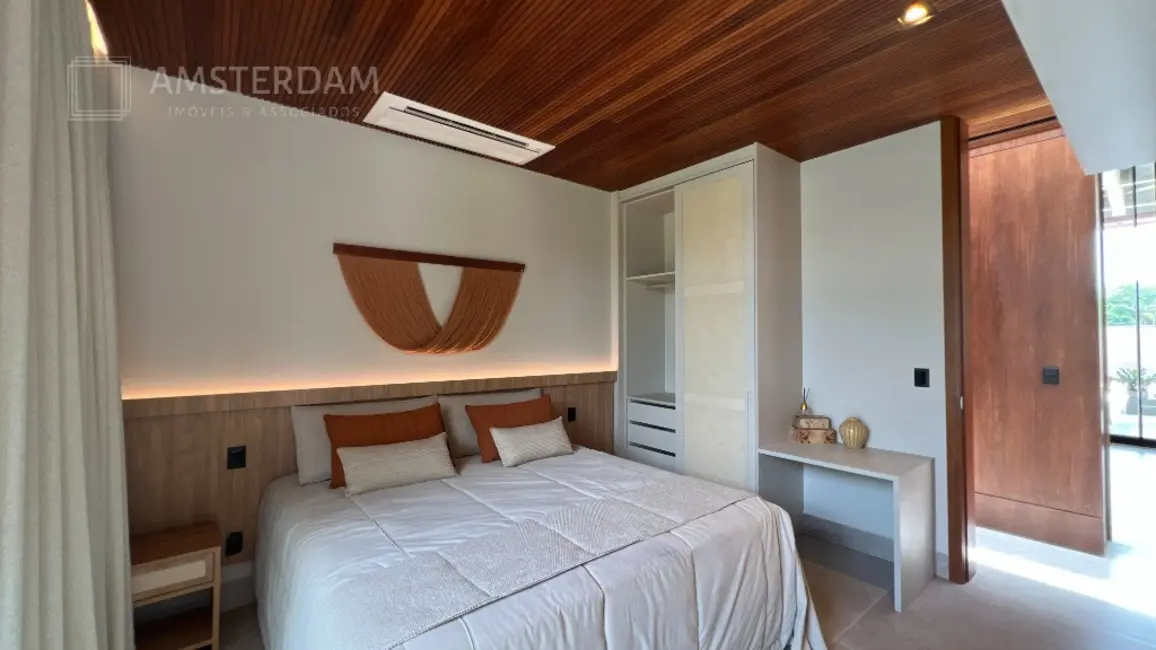 Foto 3 de Casa de Condomínio com 6 quartos à venda, 645m2 em Bertioga - SP