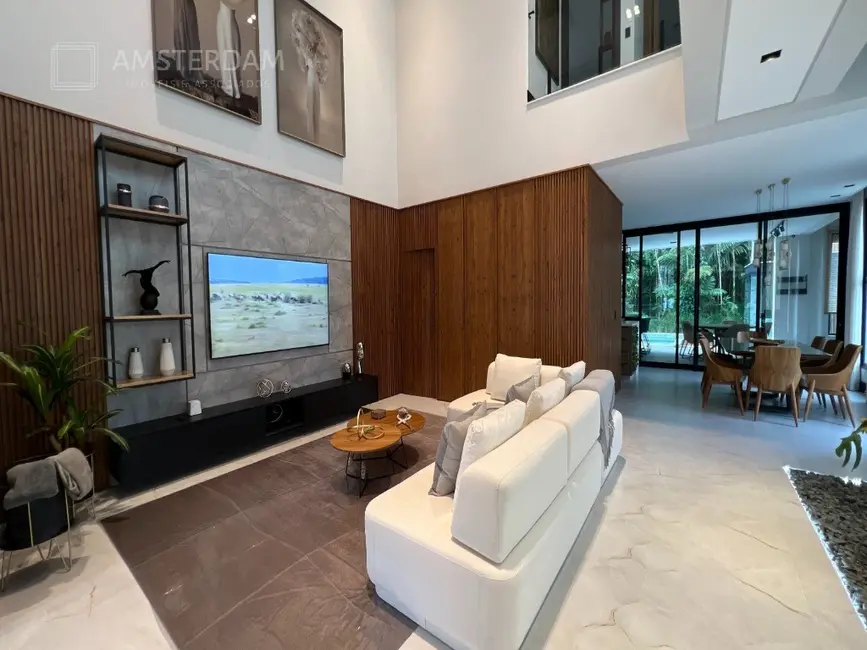 Foto 1 de Casa de Condomínio com 5 quartos à venda, 405m2 em Bertioga - SP