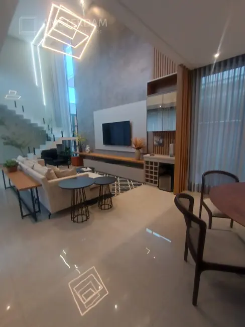 Casa de Condomínio com 5 quartos à venda, 350m2 em Bertioga - SP - imagem 2 Foto 2 de Casa de Condomínio com 5 quartos à venda, 350m2 em Bertioga - SP