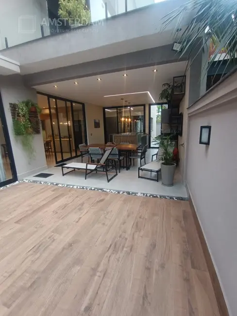 Casa de Condomínio com 5 quartos à venda, 350m2 em Bertioga - SP - imagem 3 Foto 3 de Casa de Condomínio com 5 quartos à venda, 350m2 em Bertioga - SP