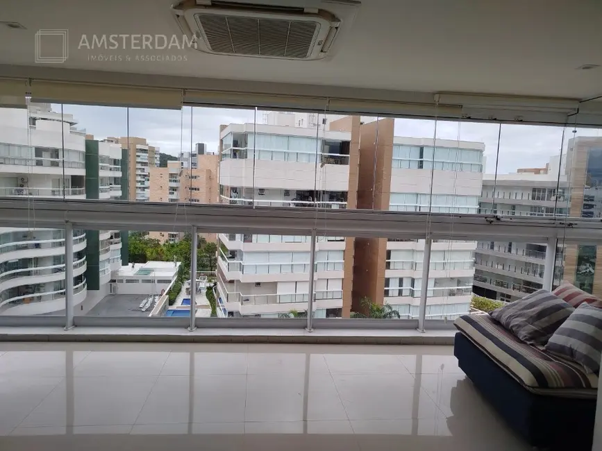 Foto 9 de Apartamento com 4 quartos à venda, 143m2 em Bertioga - SP