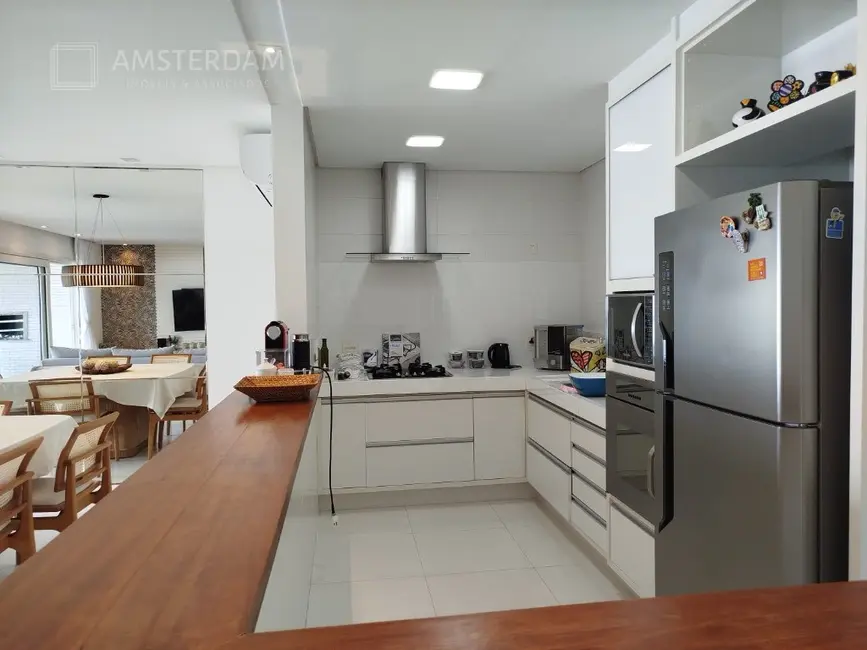 Foto 7 de Apartamento com 3 quartos à venda, 147m2 em Bertioga - SP