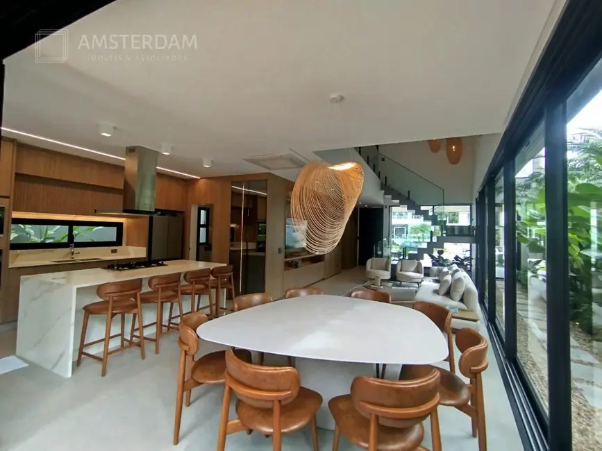 Foto 2 de Casa de Condomínio com 5 quartos à venda, 393m2 em Bertioga - SP