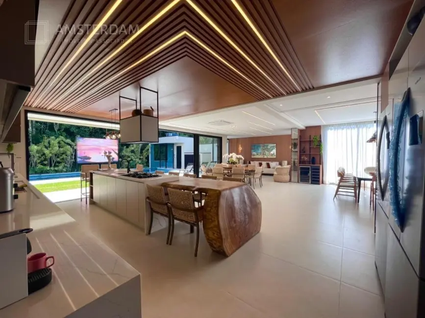 Casa de Condomínio com 7 quartos à venda, 526m2 em Bertioga - SP - imagem 7 Foto 7 de Casa de Condomínio com 7 quartos à venda, 526m2 em Bertioga - SP
