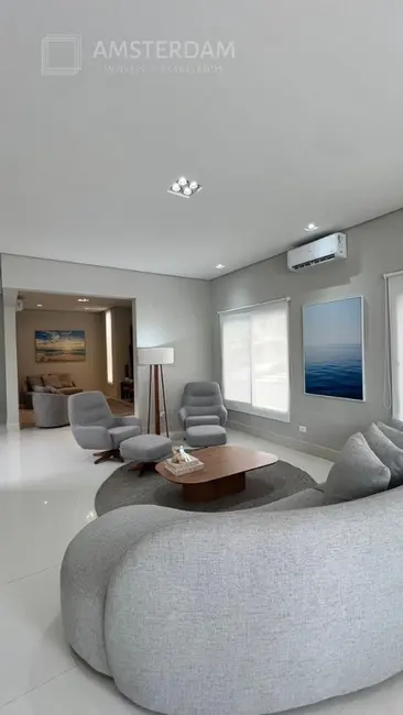 Casa de Condomínio com 5 quartos à venda, 385m2 em Bertioga - SP - imagem 6 Foto 6 de Casa de Condomínio com 5 quartos à venda, 385m2 em Bertioga - SP