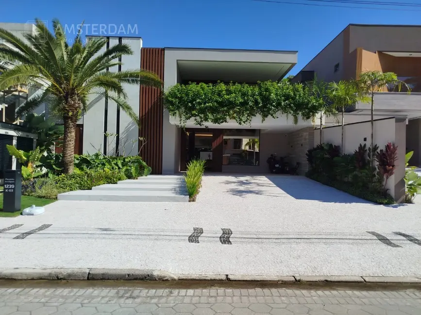 Casa de Condomínio com 6 quartos à venda, 580m2 em Bertioga - SP - imagem 1 Foto 1 de Casa de Condomínio com 6 quartos à venda, 580m2 em Bertioga - SP