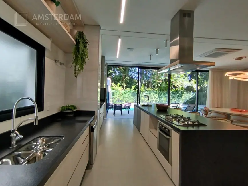 Casa de Condomínio com 6 quartos à venda, 350m2 em Bertioga - SP - imagem 8 Foto 8 de Casa de Condomínio com 6 quartos à venda, 350m2 em Bertioga - SP