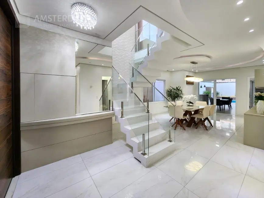 Foto 5 de Casa com 4 quartos à venda, 320m2 em Centro, Bertioga - SP