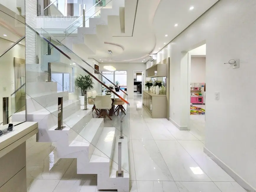 Foto 6 de Casa com 4 quartos à venda, 320m2 em Centro, Bertioga - SP