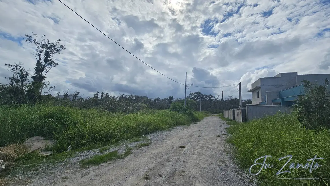 Foto 2 de Terreno / Lote à venda, 450m2 em Matinhos - PR