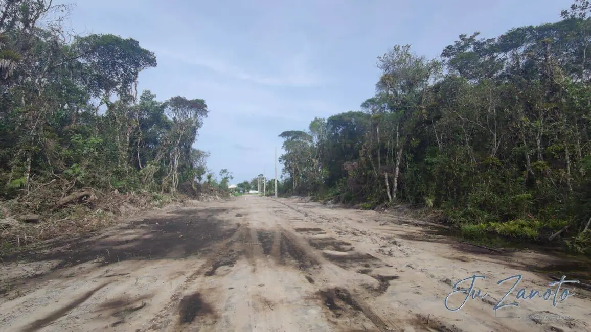 Foto 1 de Terreno / Lote à venda, 450m2 em Matinhos - PR