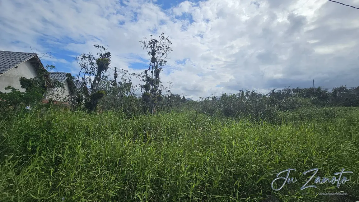 Foto 1 de Terreno / Lote à venda, 450m2 em Matinhos - PR
