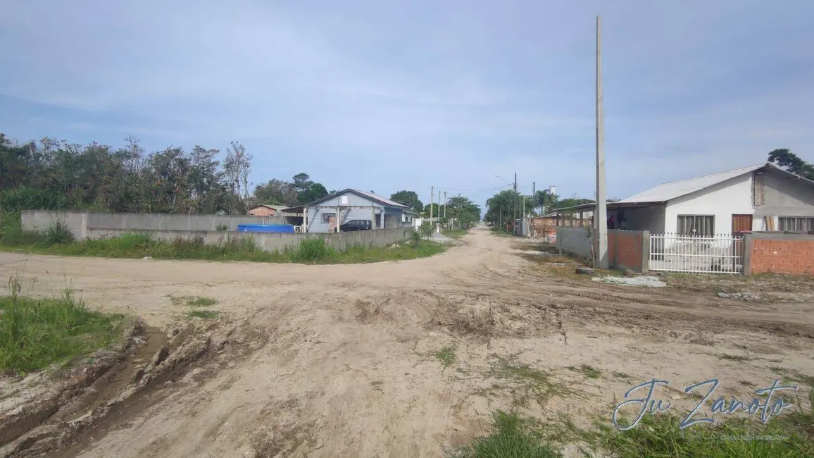 Foto 2 de Terreno / Lote à venda, 450m2 em Matinhos - PR