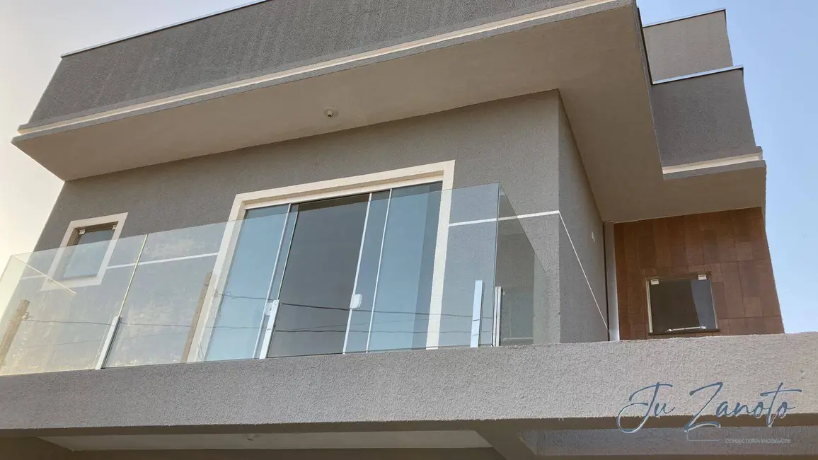 Sobrado com 3 quartos à venda, 107m2 em Nereidas, Guaratuba - PR - imagem 4 Foto 4 de Sobrado com 3 quartos à venda, 107m2 em Nereidas, Guaratuba - PR