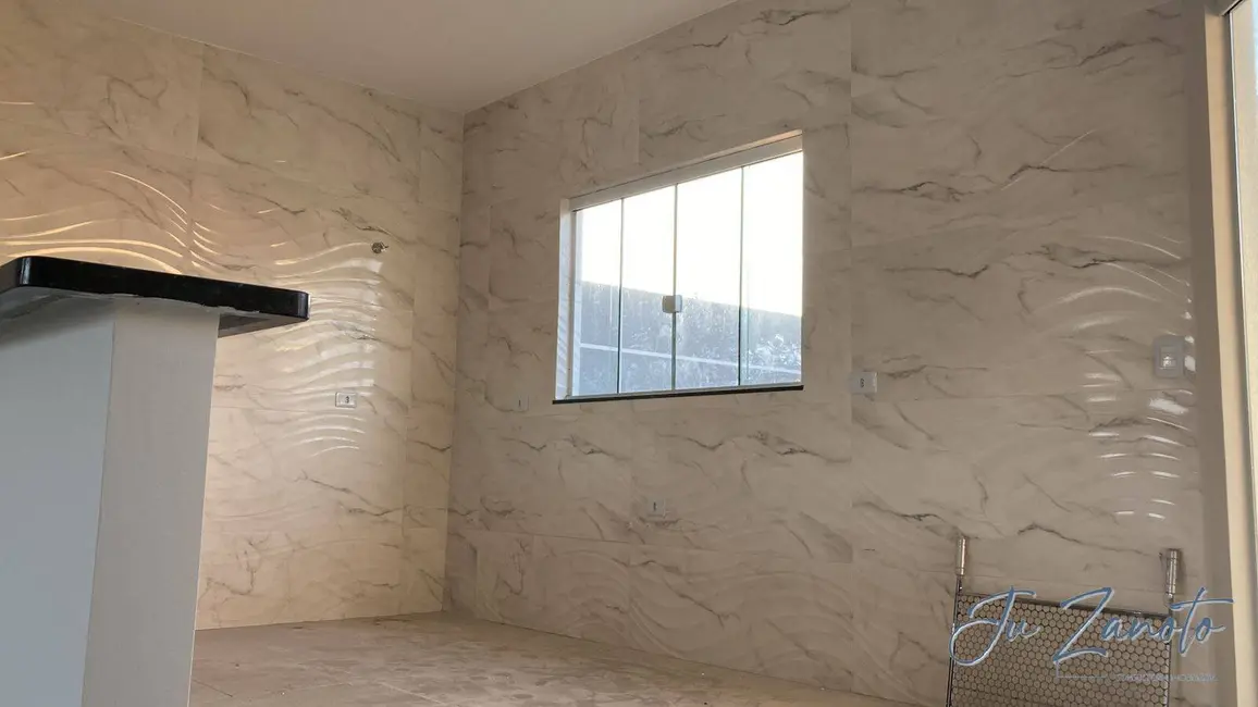 Sobrado com 3 quartos à venda, 107m2 em Nereidas, Guaratuba - PR - imagem 6 Foto 6 de Sobrado com 3 quartos à venda, 107m2 em Nereidas, Guaratuba - PR