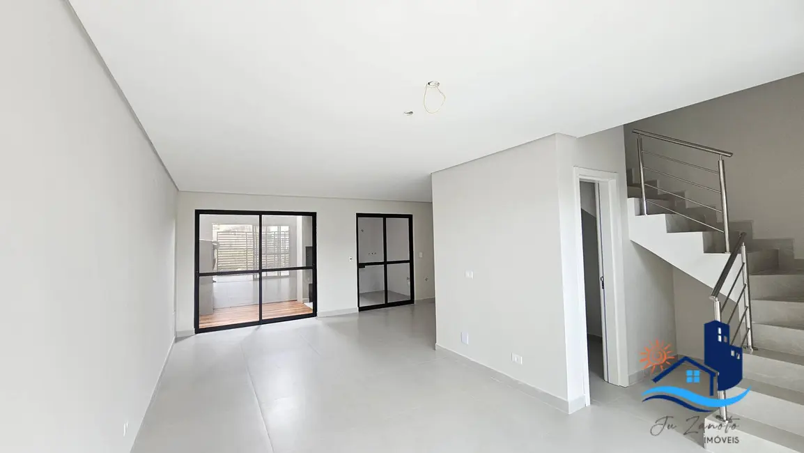 Foto 3 de Sobrado com 4 quartos à venda, 175m2 em Matinhos - PR