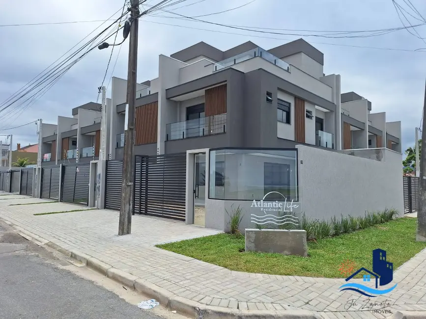 Foto 2 de Sobrado com 4 quartos à venda, 175m2 em Matinhos - PR